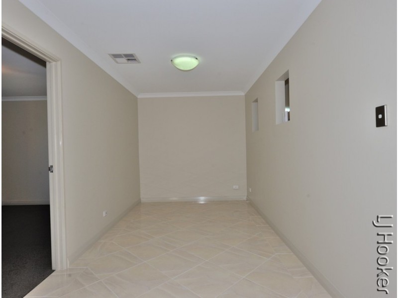 3 Lea Wynd, Lakelands WA 6180