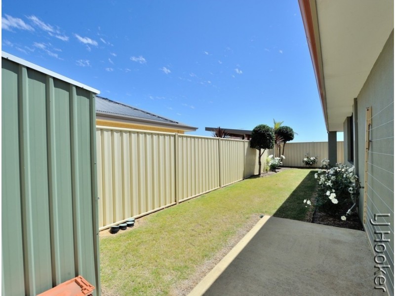 3 Lea Wynd, Lakelands WA 6180