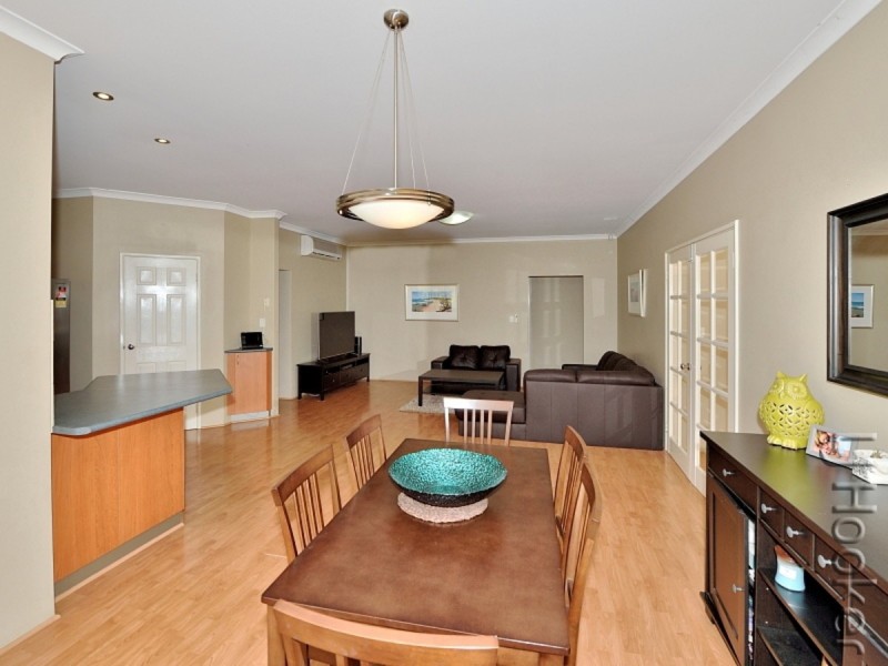 8 Spyglass Rise, Halls Head WA 6210