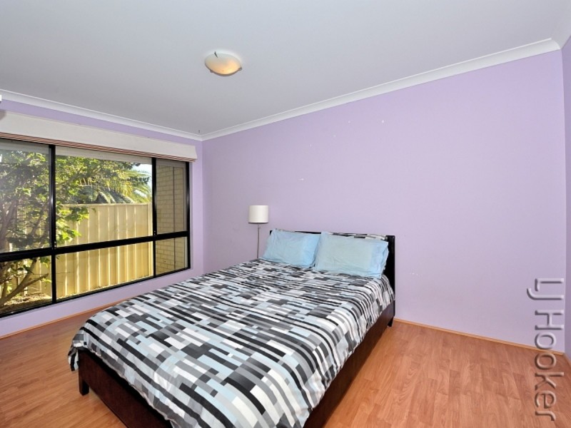 8 Spyglass Rise, Halls Head WA 6210