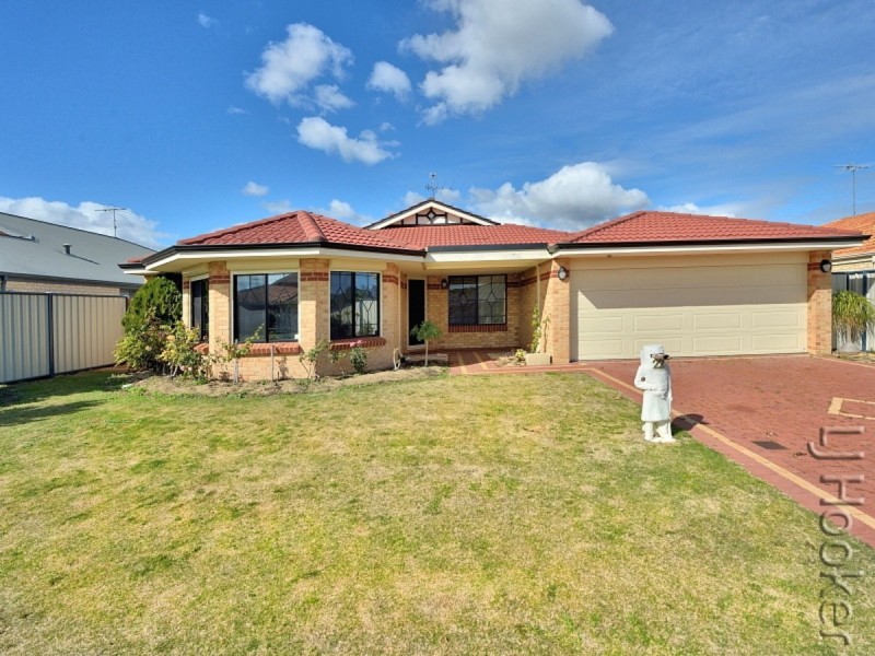 22 Finchley Avenue, Meadow Springs WA 6210