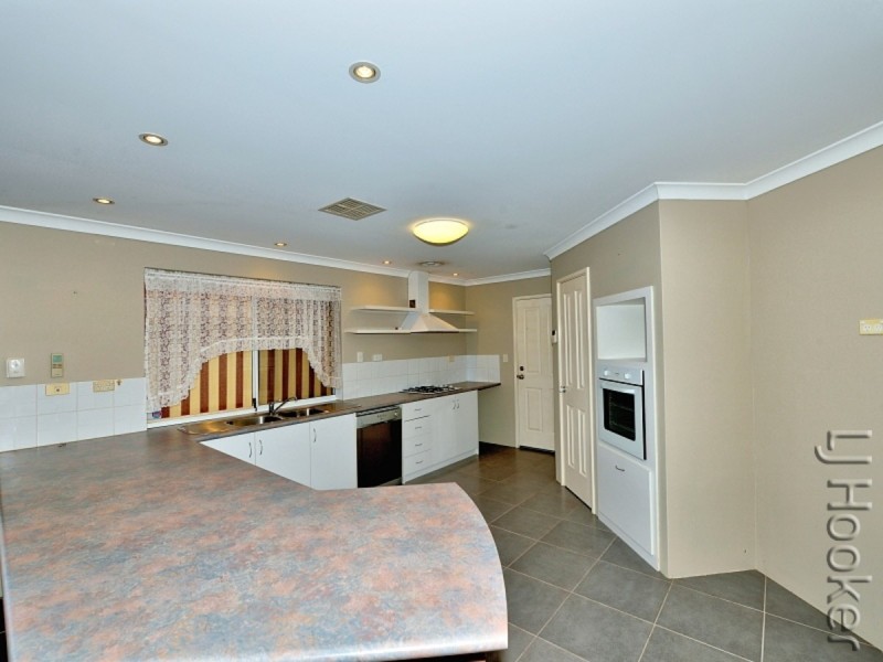 22 Finchley Avenue, Meadow Springs WA 6210