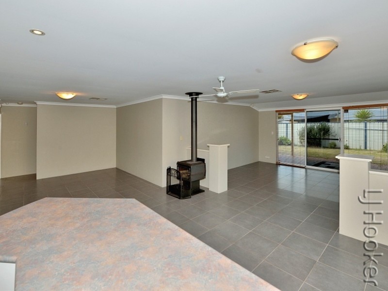 22 Finchley Avenue, Meadow Springs WA 6210