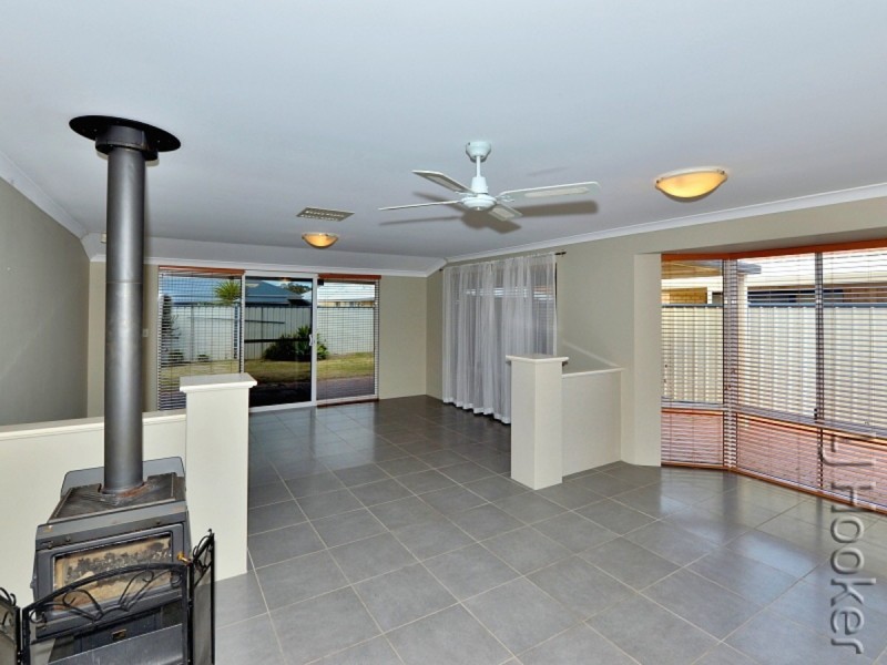 22 Finchley Avenue, Meadow Springs WA 6210