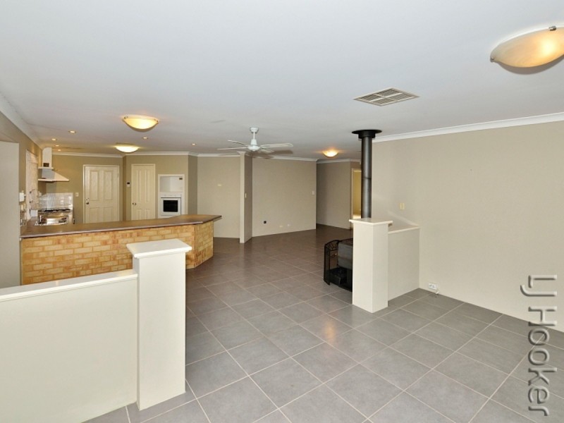 22 Finchley Avenue, Meadow Springs WA 6210