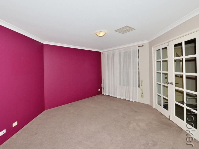 22 Finchley Avenue, Meadow Springs WA 6210