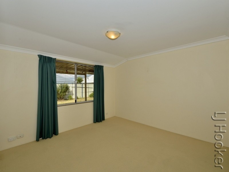 22 Finchley Avenue, Meadow Springs WA 6210