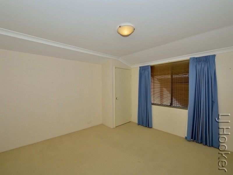 22 Finchley Avenue, Meadow Springs WA 6210
