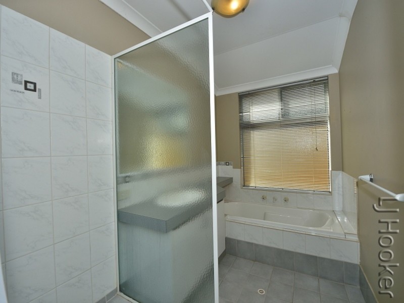 22 Finchley Avenue, Meadow Springs WA 6210