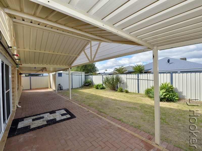 22 Finchley Avenue, Meadow Springs WA 6210