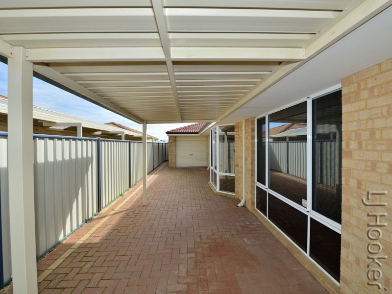 22 Finchley Avenue, Meadow Springs WA 6210