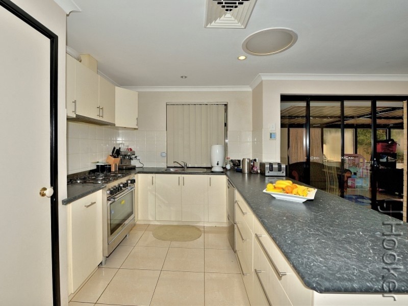 17 Cane Road, Greenfields WA 6210