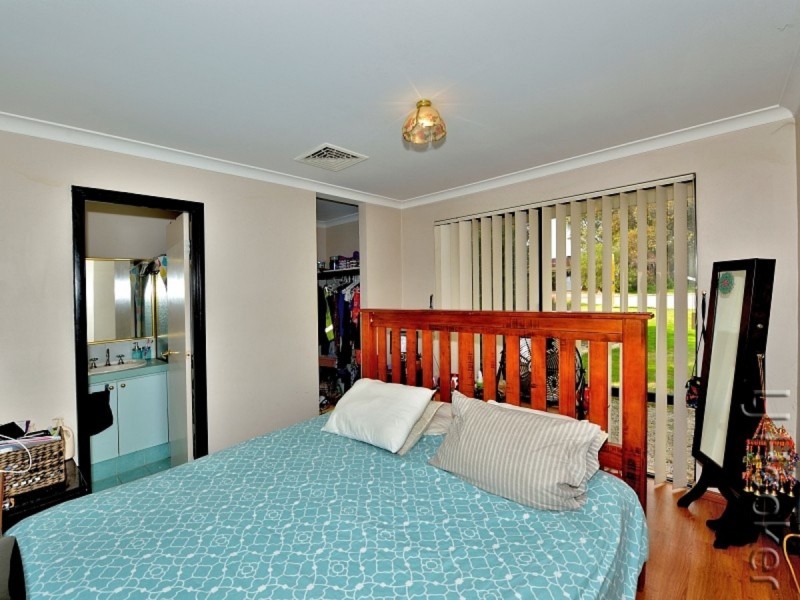 17 Cane Road, Greenfields WA 6210