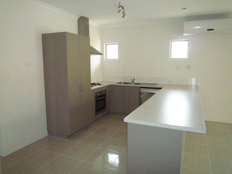 2/12 Day Road, Mandurah WA 6210