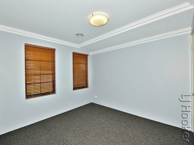 184 Peelwood Parade, Halls Head WA 6210