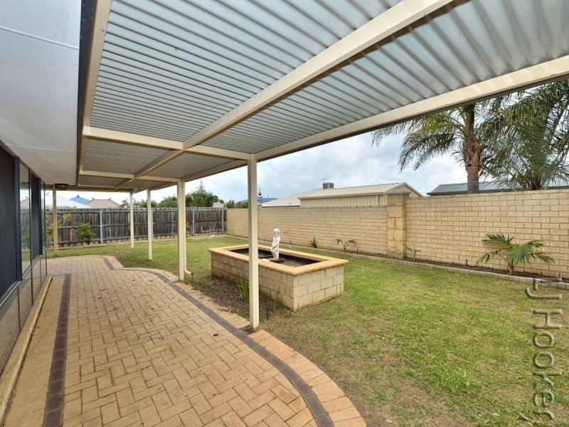 184 Peelwood Parade, Halls Head WA 6210
