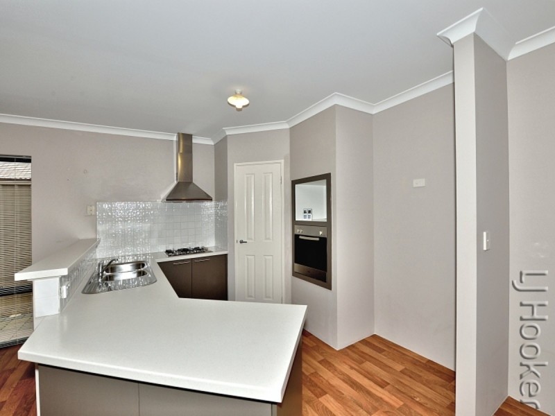 8B Loxton Street, Dudley Park WA 6210