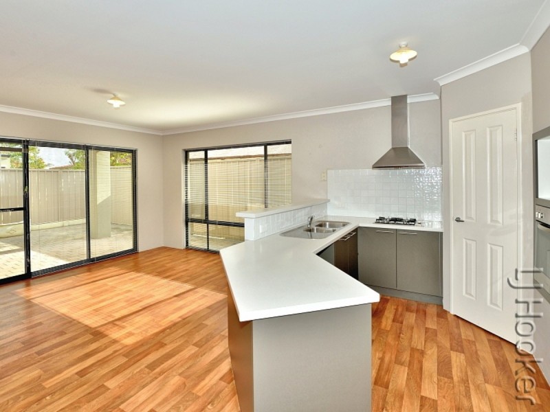 8B Loxton Street, Dudley Park WA 6210