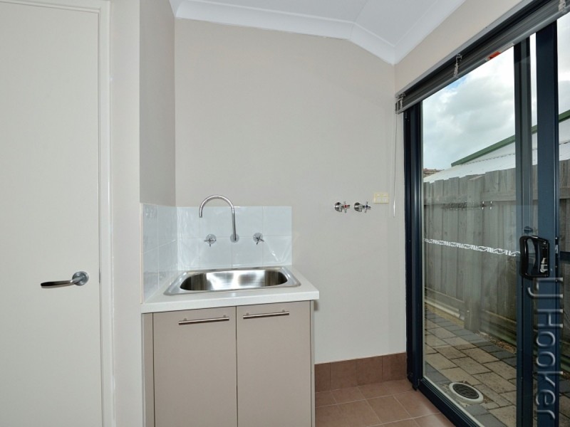 8B Loxton Street, Dudley Park WA 6210