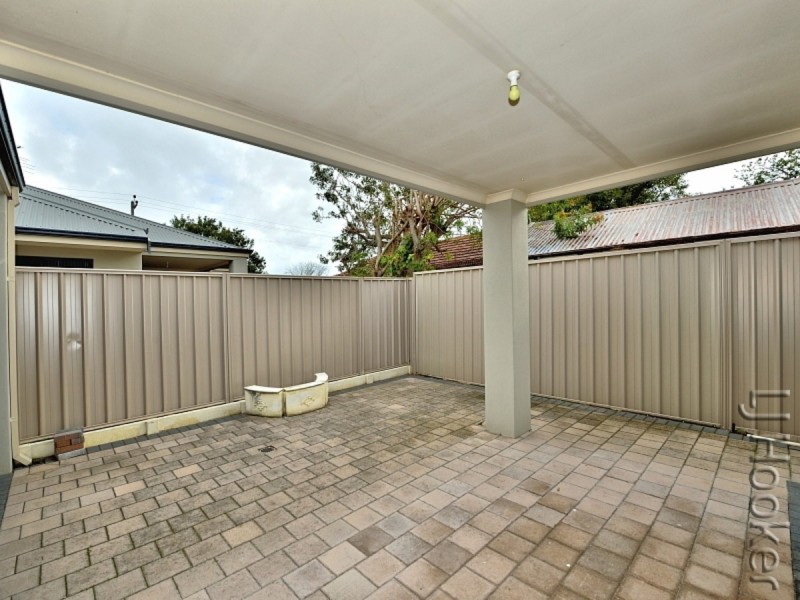 8B Loxton Street, Dudley Park WA 6210