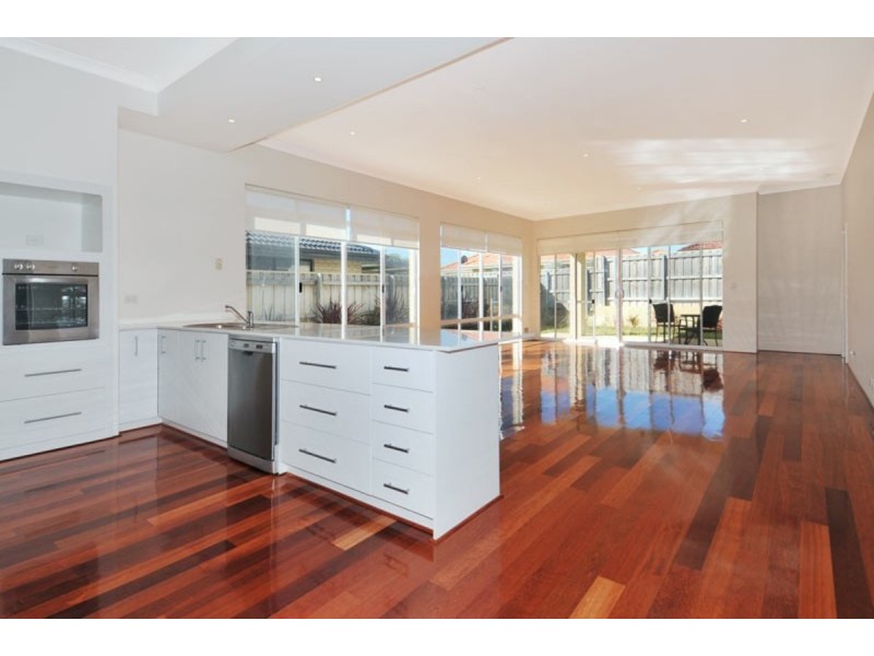 227 Peelwood Parade, Halls Head WA 6210