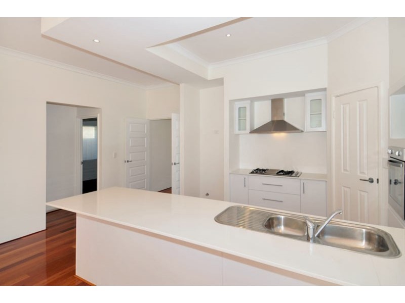 227 Peelwood Parade, Halls Head WA 6210