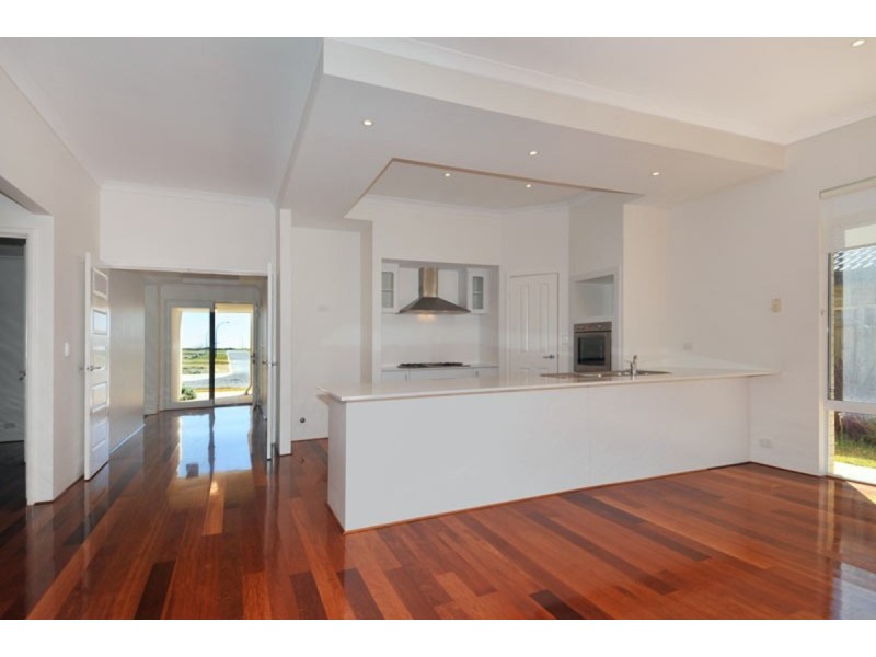 227 Peelwood Parade, Halls Head WA 6210