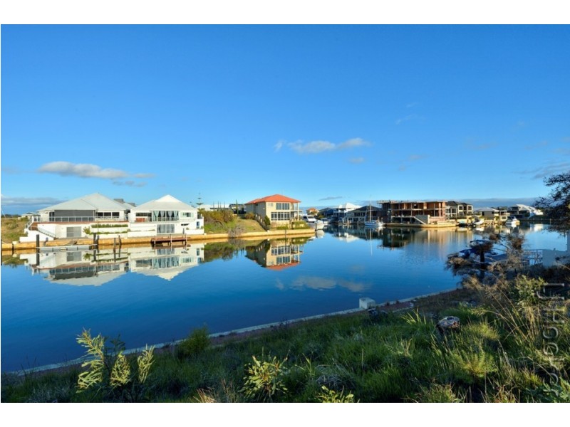 82 Sandpiper Island Retreat, Wannanup WA 6210