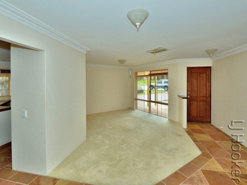 84 Templetonia Promenade, Halls Head WA 6210