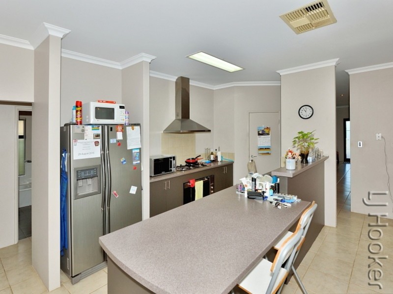 14 Tangier Parkway, Port Kennedy WA 6172