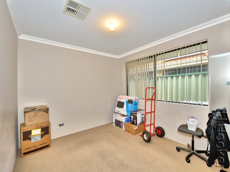 14 Tangier Parkway, Port Kennedy WA 6172