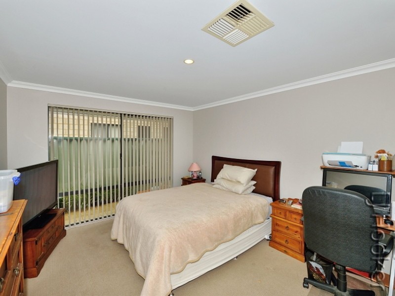 14 Tangier Parkway, Port Kennedy WA 6172