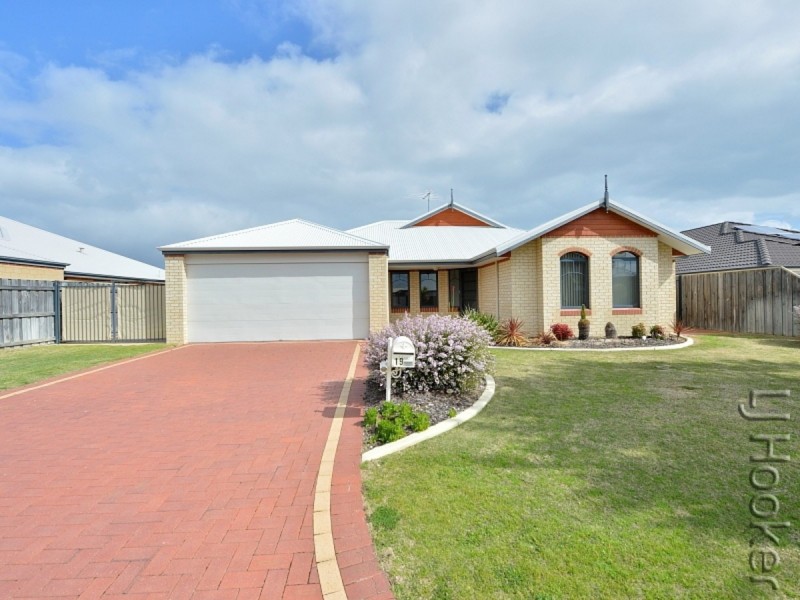 19 Lutea Road, Halls Head WA 6210