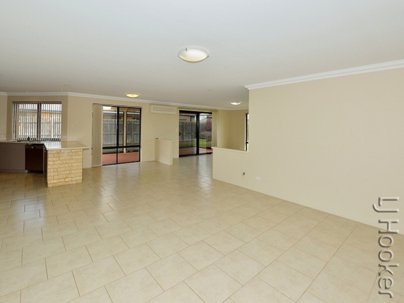 19 Lutea Road, Halls Head WA 6210