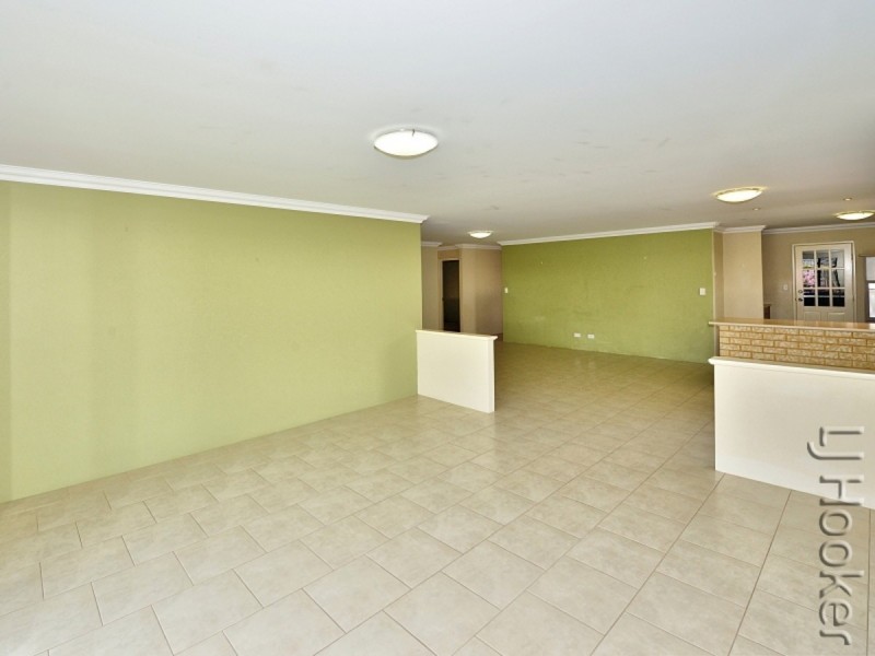 19 Lutea Road, Halls Head WA 6210