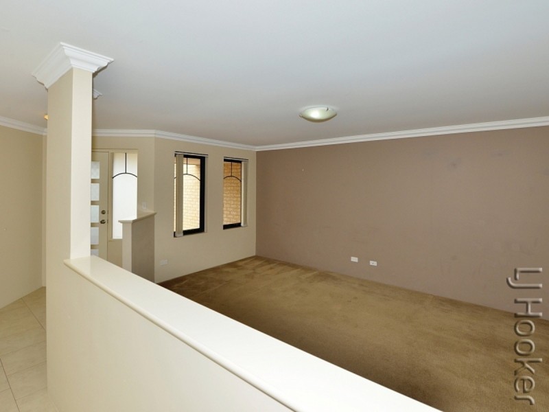 19 Lutea Road, Halls Head WA 6210