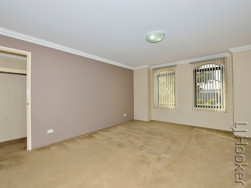 19 Lutea Road, Halls Head WA 6210