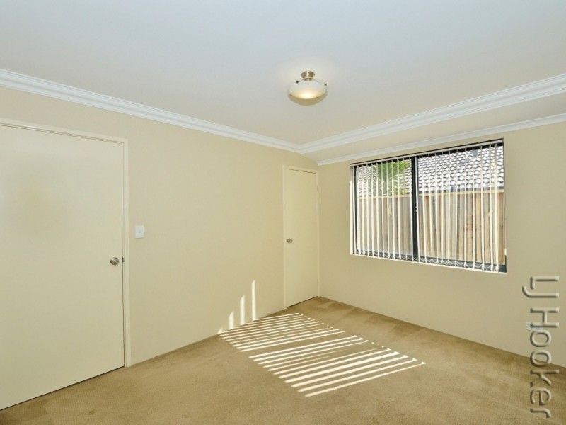 19 Lutea Road, Halls Head WA 6210