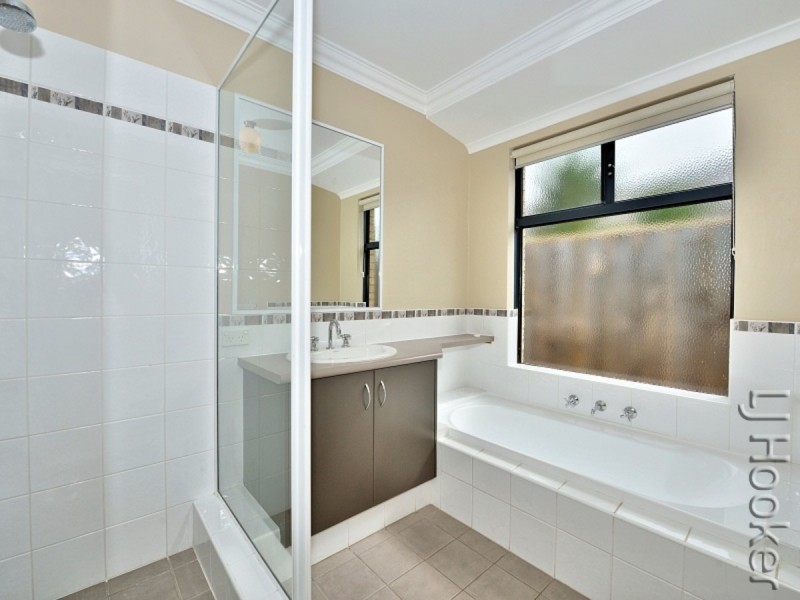 19 Lutea Road, Halls Head WA 6210