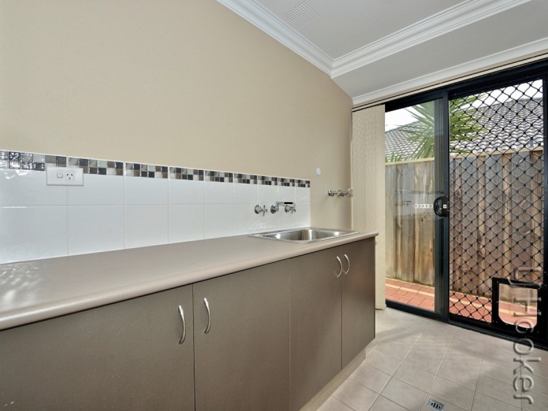 19 Lutea Road, Halls Head WA 6210