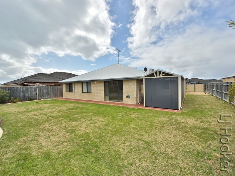 19 Lutea Road, Halls Head WA 6210