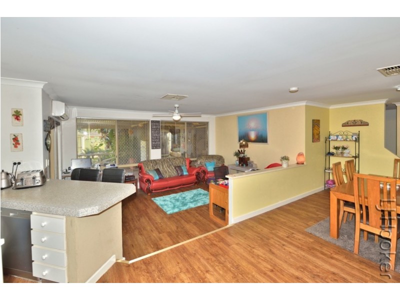 8 Wattle Close, Bouvard WA 6211