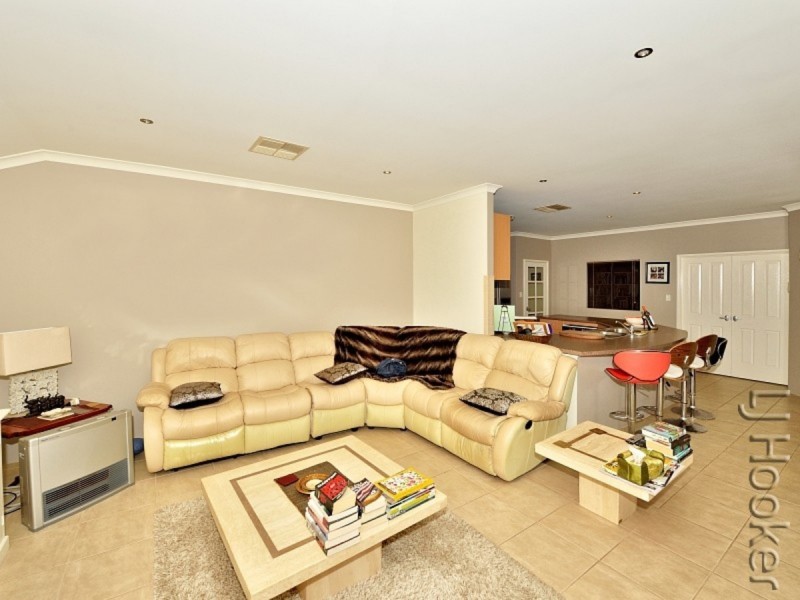 41 Willoughbridge Crescent, Erskine WA 6210