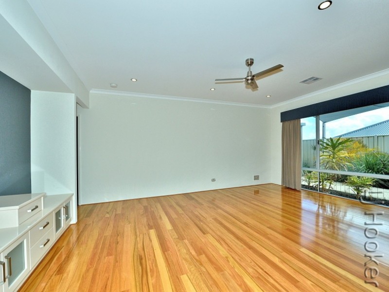 13 Lismore Ridge, Lakelands WA 6180