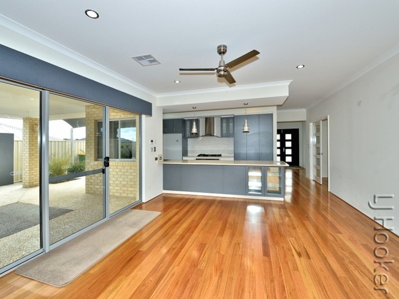 13 Lismore Ridge, Lakelands WA 6180