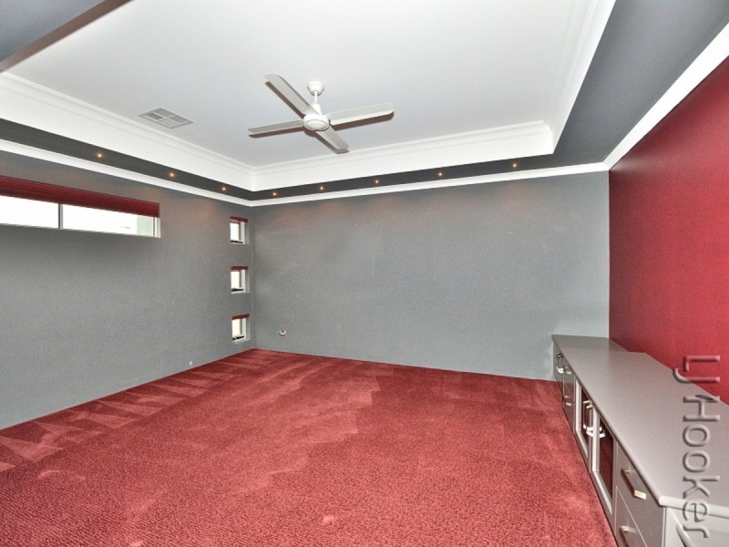 13 Lismore Ridge, Lakelands WA 6180