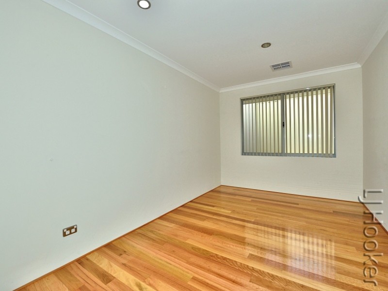 13 Lismore Ridge, Lakelands WA 6180