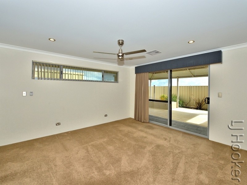 13 Lismore Ridge, Lakelands WA 6180