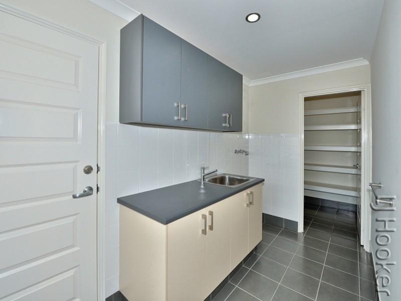 13 Lismore Ridge, Lakelands WA 6180