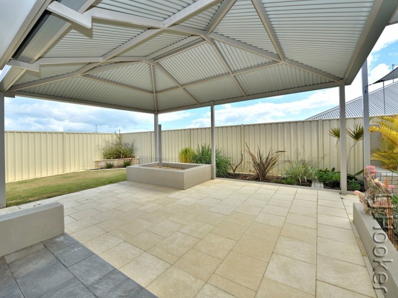 13 Lismore Ridge, Lakelands WA 6180